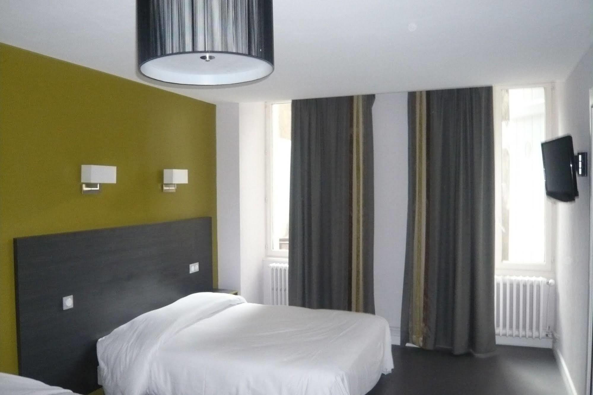 Hotel Quai De Saone มากง ภายนอก รูปภาพ